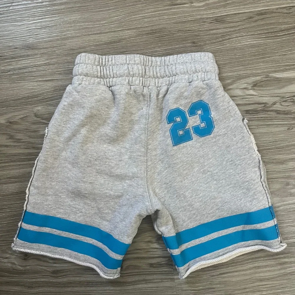 Off-White Kids Gray Blue Team 23 Sweat Shorts Size 4 OBCI008S24FLE001